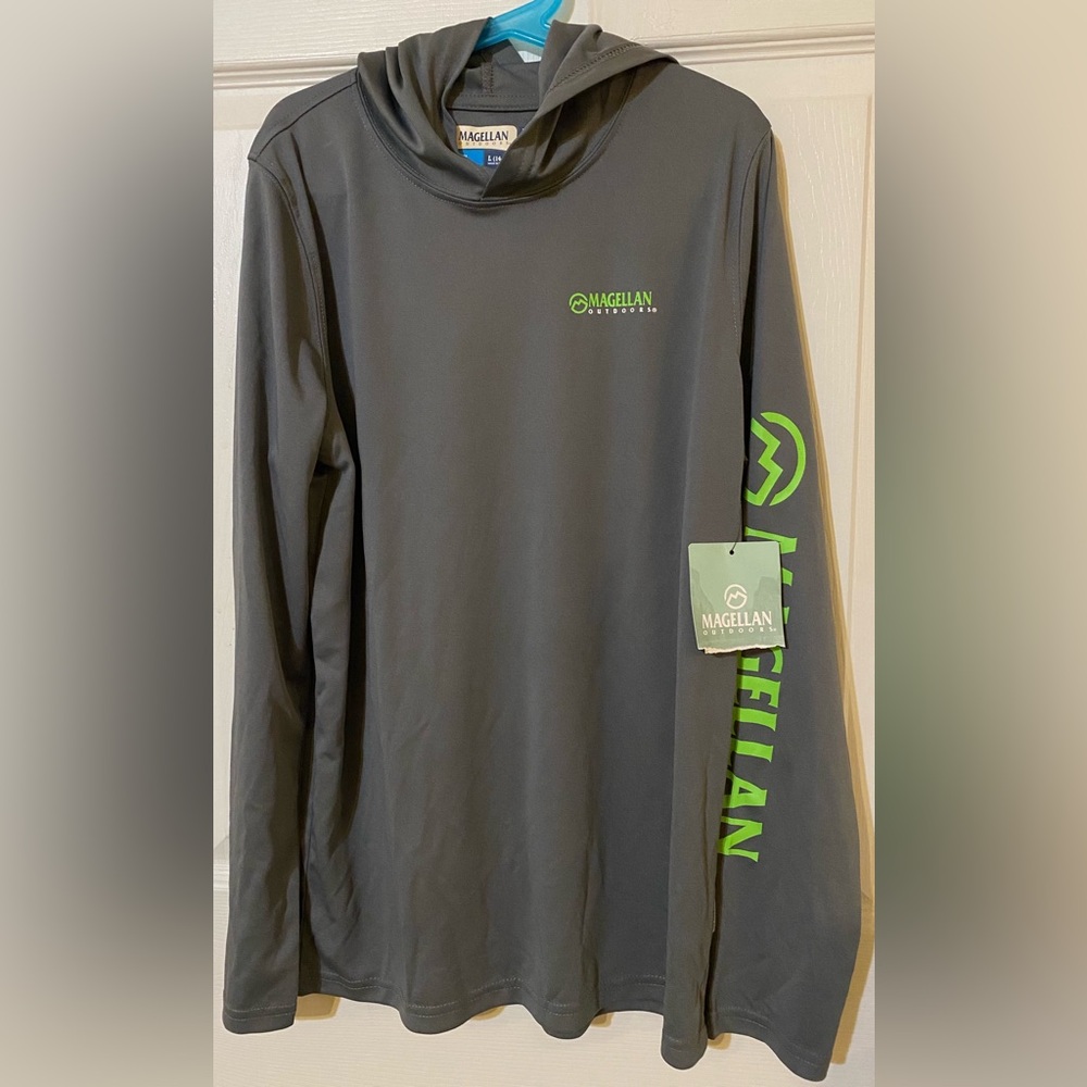 New-Magellan Fish Gear Hooded Shirt Size L(14-16)